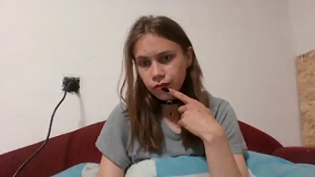 Lisahoppii online show from May 10, 2026, 5:26 pm