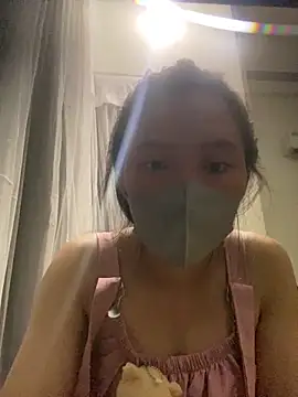 Lynlyn99 online show from June 15, 2026, 2:50 pm