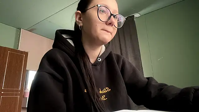 AdelleBaggenstoss online show from May 1, 2026, 9:36 am