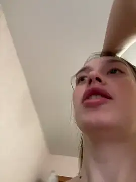  SweetAnna  online show from May 16, 2026, 11:31 am