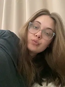 Snapshot of ecpochmak chatting on May 12, 2026, 1:06 pm ecpochmak online show from May 12, 2026, 1:06 pm
