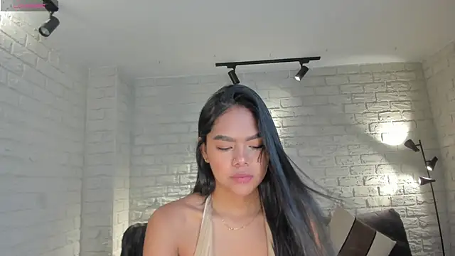 Snapshot of SaphiraJames chatting on May 24, 2026, 10:53 pm SaphiraJames online show from May 24, 2026, 10:53 pm