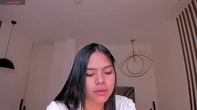 SaphiraJames online show from July 9, 2026, 1:39 am
