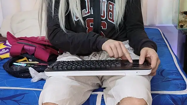 Pinky doll777 online show from July 7, 2026, 12:09 pm