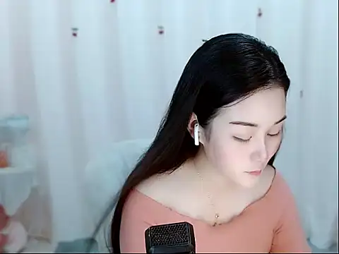 Snapshot of Amy-cnbaby chatting on May 20, 2026, 1:35 am Amy-cnbaby online show from May 20, 2026, 1:35 am