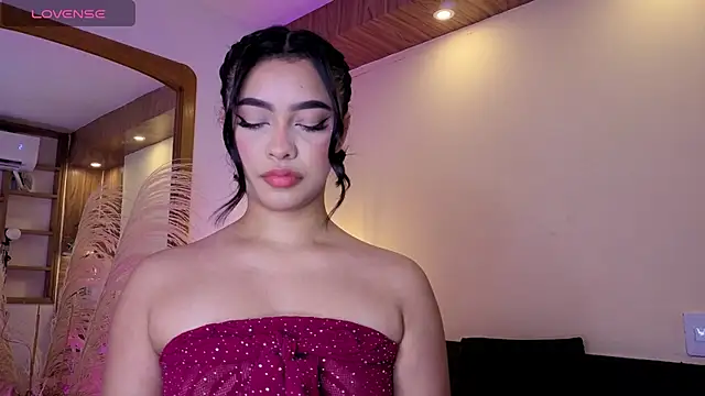 Snapshot of Chloe_monroee chatting on June 6, 2026, 3:23 am Chloe monroee online show from June 6, 2026, 3:23 am
