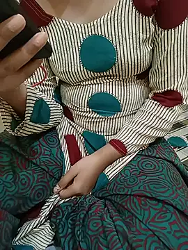 Snapshot of Seema_yadav01 chatting on August 4, 2026, 5:12 am Seema yadav01 online show from August 4, 2026, 5:12 am