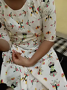 Snapshot of Seema_yadav01 chatting on August 5, 2026, 5:12 am Seema yadav01 online show from August 5, 2026, 5:12 am