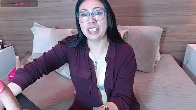 Snapshot of FranciscaVera chatting on July 3, 2026, 11:22 pm FranciscaVera online show from July 3, 2026, 11:22 pm