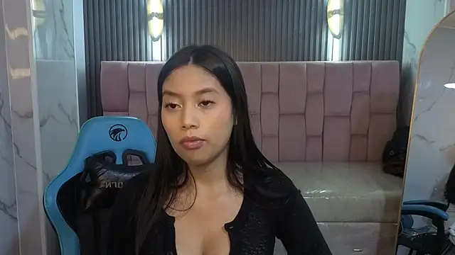 Eimy18 b online show from July 9, 2026, 3:33 pm