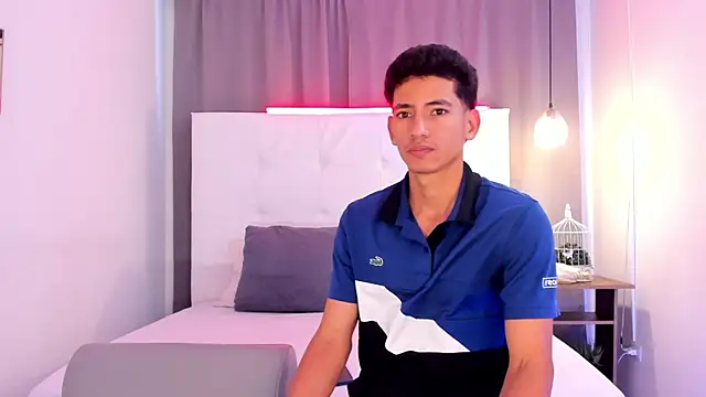 Snapshot of Alejo-and-Thiago chatting on May 16, 2026, 12:15 pm Alejo-and-Thiago online show from May 16, 2026, 12:15 pm