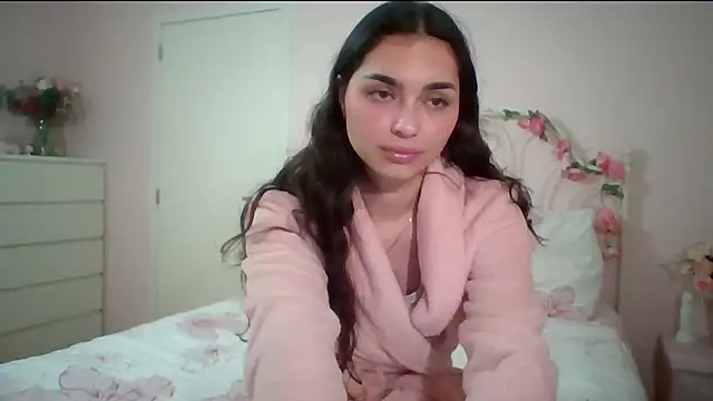 yourbella37 online show from May 8, 2026, 8:01 pm