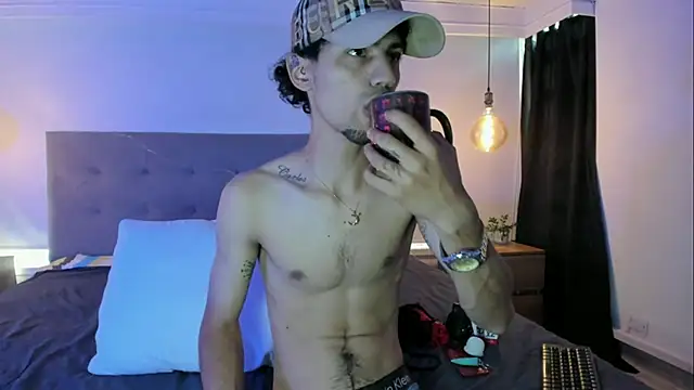 MichaelEvanss  online show from June 30, 2026, 12:49 pm