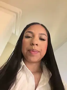 Dulcerouss   online show from June 4, 2026, 11:37 am