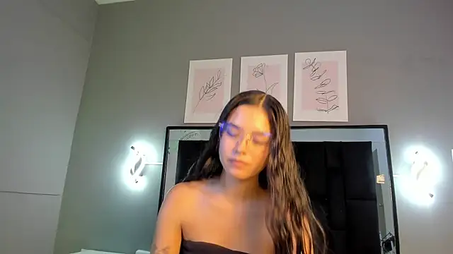 jade lov online show from June 24, 2026, 7:33 pm