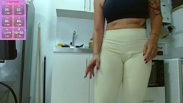 Snapshot of pielcanela361 chatting on May 13, 2026, 1:40 pm pielcanela361 online show from May 13, 2026, 1:40 pm