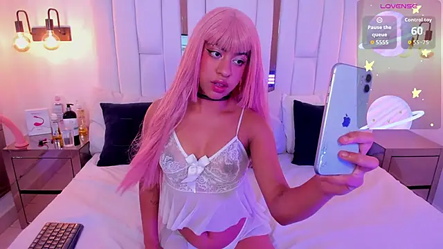 Snapshot of lilieth_white chatting on June 20, 2026, 12:43 pm lilieth white online show from June 20, 2026, 12:43 pm