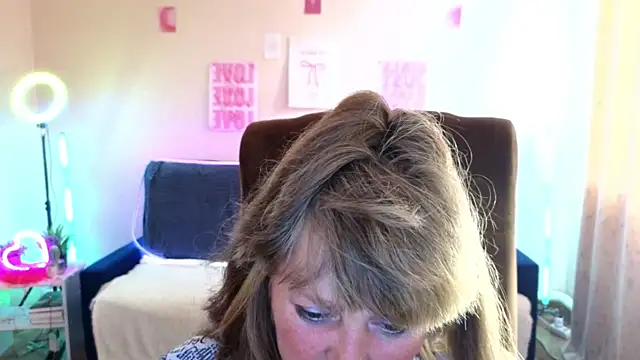 Melania Cook online show from June 14, 2026, 2:40 pm
