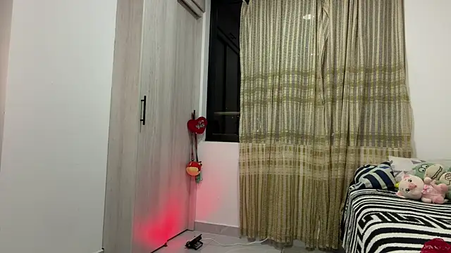 Snapshot of _peachyboy chatting on June 14, 2026, 3:30 am peachyboy online show from June 14, 2026, 3:30 am