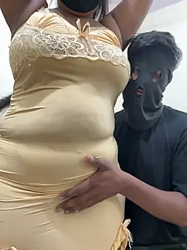 MUSKANHOTCOUPLE online show from June 11, 2026, 5:48 am