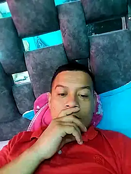 Danielkingm online show from May 6, 2026, 1:37 pm