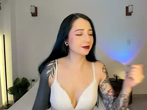 Snapshot of EvangelineLoveee chatting on June 25, 2026, 3:06 pm EvangelineLoveee online show from June 25, 2026, 3:06 pm