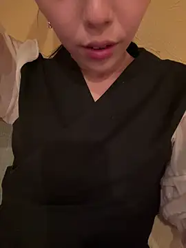 Snapshot of momo_dior chatting on May 1, 2026, 7:46 am momo dior online show from May 1, 2026, 7:46 am