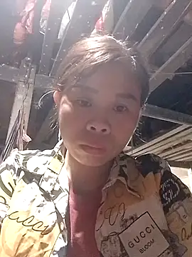 daisyy2 online show from May 2, 2026, 10:37 pm