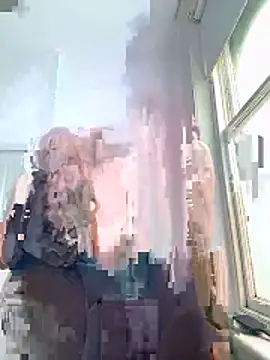 daisycollins online show from May 26, 2026, 10:52 pm