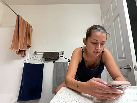 Baybeecakes online show from May 17, 2026, 4:01 am