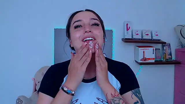 anyela bubble18 online show from July 14, 2026, 9:10 pm