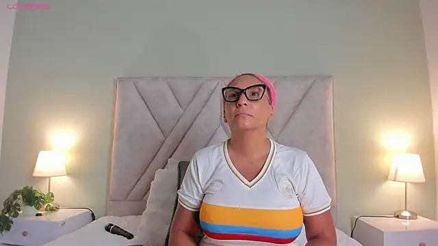 Eva-Millss online show from May 31, 2026, 12:33 pm
