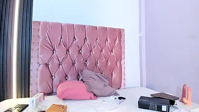 aisha moore online show from July 22, 2026, 7:27 pm