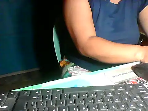 MommyKaye30 online show from May 27, 2026, 7:10 pm