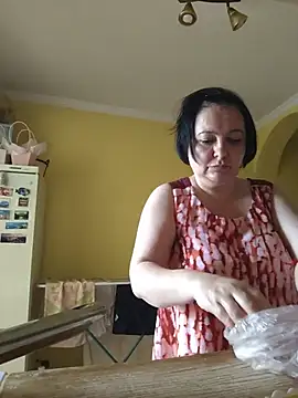 EmmaEmmy40 online show from June 10, 2026, 2:51 pm
