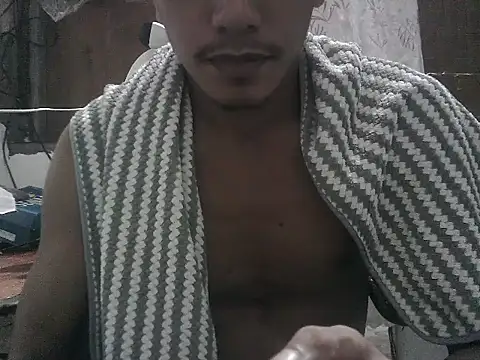 Daddyyum 12 online show from May 19, 2026, 5:42 pm