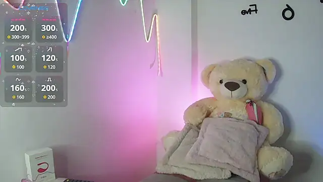 Sara Blum online show from May 26, 2026, 9:02 pm