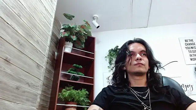 Snapshot of crow_john chatting on May 6, 2026, 7:18 pm crow john online show from May 6, 2026, 7:18 pm