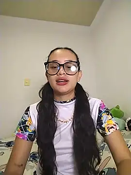 L0lita Emi12 online show from May 19, 2026, 11:06 am