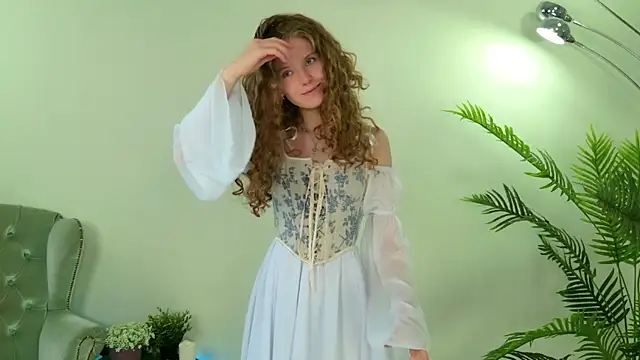 Mila Stain online show from May 7, 2026, 5:22 am