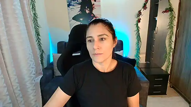 LUCYMILF SEXY online show from August 6, 2026, 5:52 pm