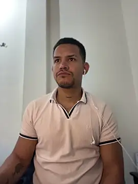 Snapshot of angel_silva_ chatting on July 2, 2026, 9:15 am angel silva online show from July 2, 2026, 9:15 am