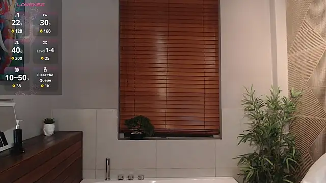 Spencerwhite  online show from May 28, 2026, 7:53 pm