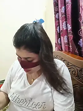 Snapshot of Joya-02 chatting on May 19, 2026, 6:59 pm Joya-02 online show from May 19, 2026, 6:59 pm