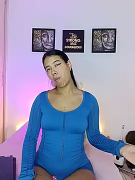 Snapshot of Raven_stonee01 chatting on June 20, 2026, 12:37 am Raven stonee01 online show from June 20, 2026, 12:37 am