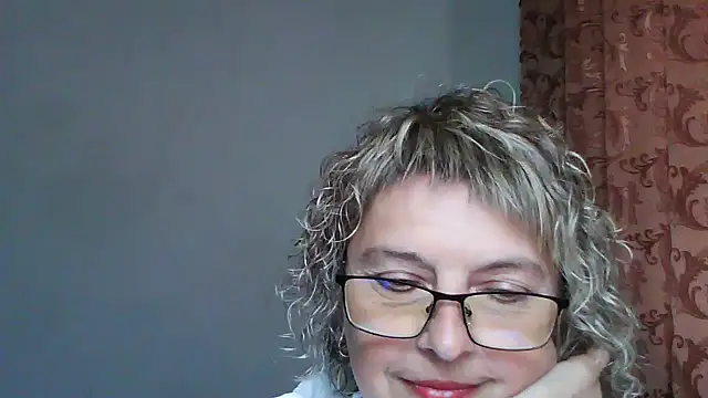 ElizabethGorden online show from June 18, 2026, 1:27 pm