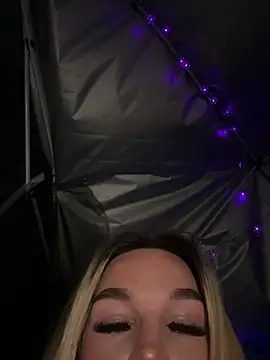 slutytransgal online show from May 13, 2026, 10:39 pm