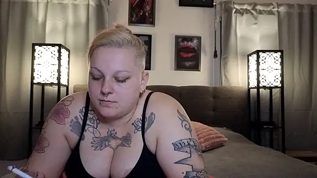 Lady Peggi online show from May 22, 2026, 9:13 pm