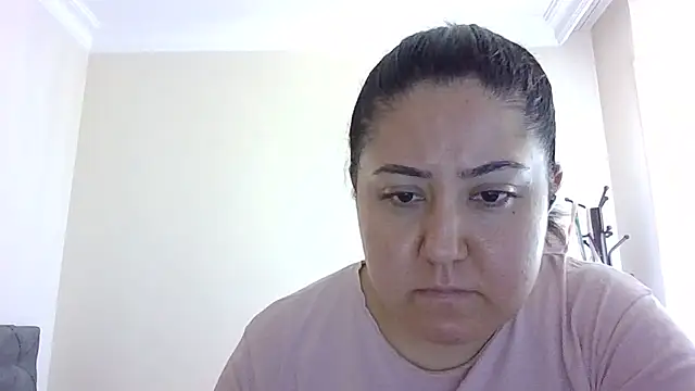 IsabellaJacobs online show from July 12, 2026, 4:57 am