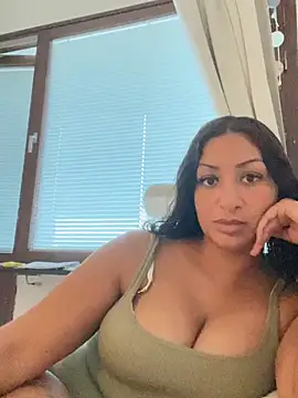 juicyprincess66 online show from June 10, 2026, 6:42 pm